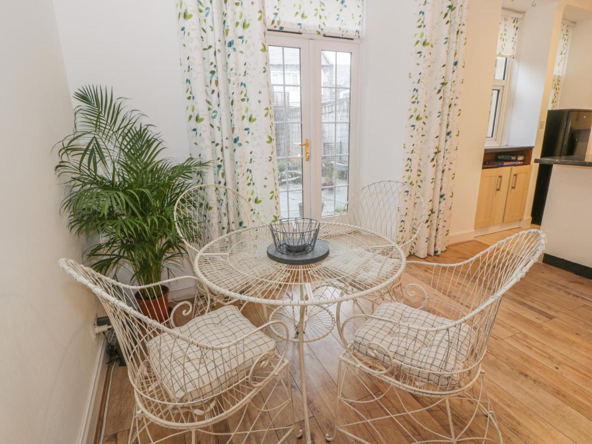 Garden Apartment Ayr Esterno foto
