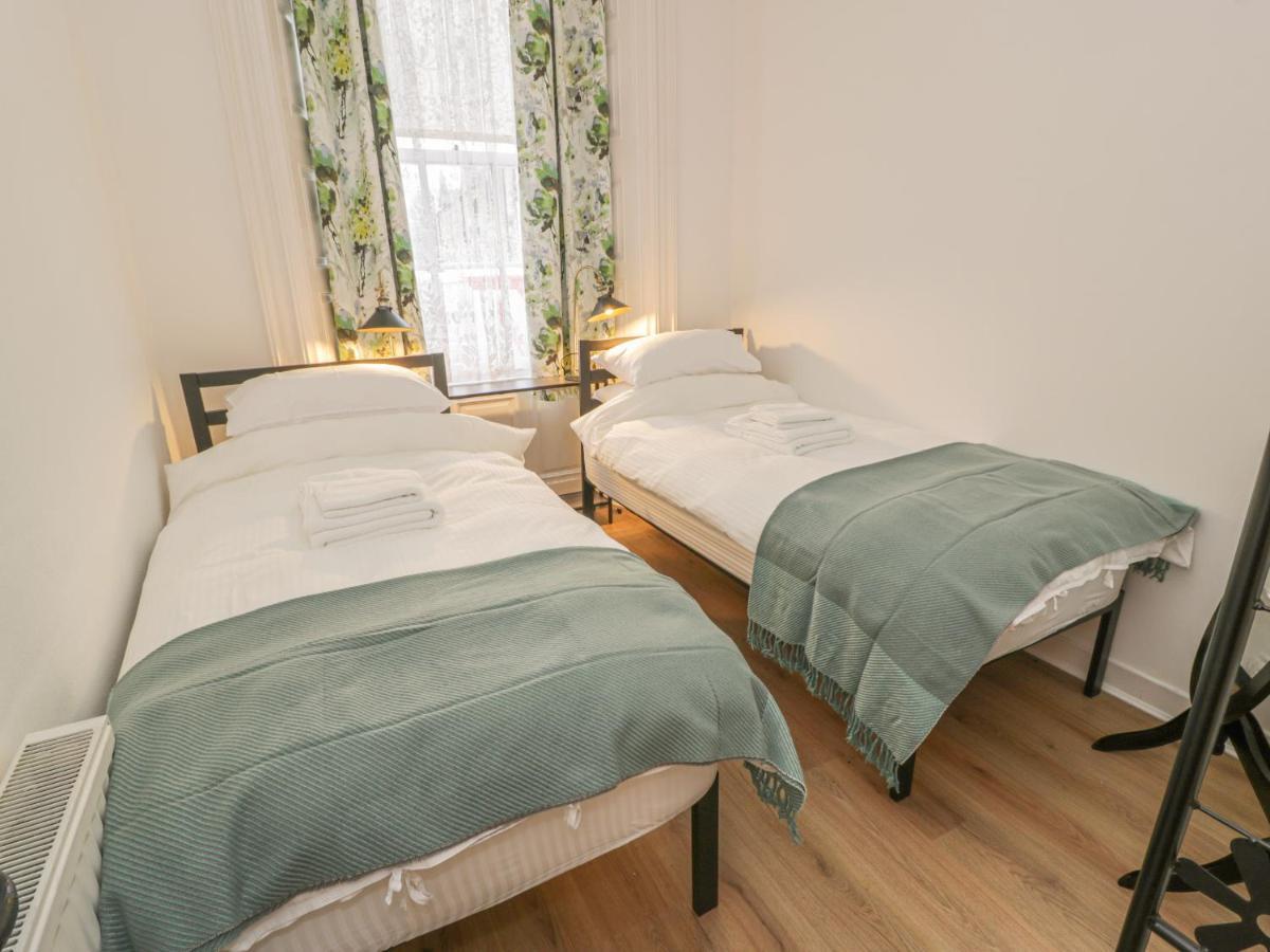 Garden Apartment Ayr Esterno foto