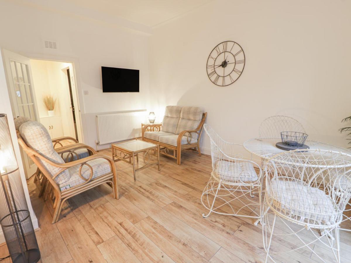 Garden Apartment Ayr Esterno foto