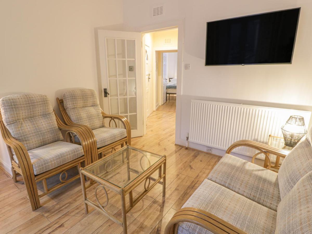 Garden Apartment Ayr Esterno foto